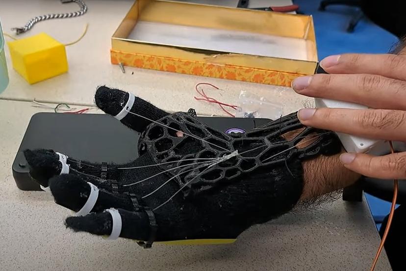 EMGrip wearable device